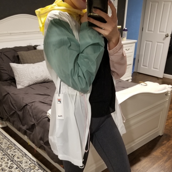 🎉FLASH🎉 BNWT FILA Liliana Wind Jacket - Picture 3 of 16